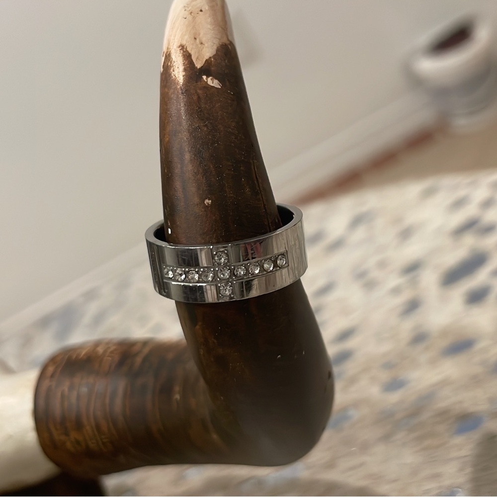 Men’s size 9 stainless steel ring